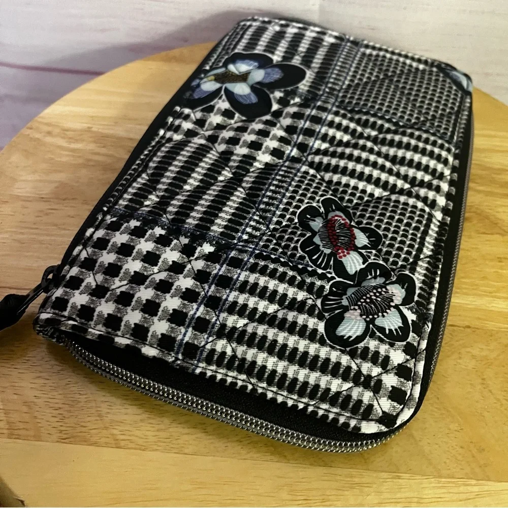 Vera Bradley RFID On the Go Wristlet in the Bedford‎ Plaid pattern.